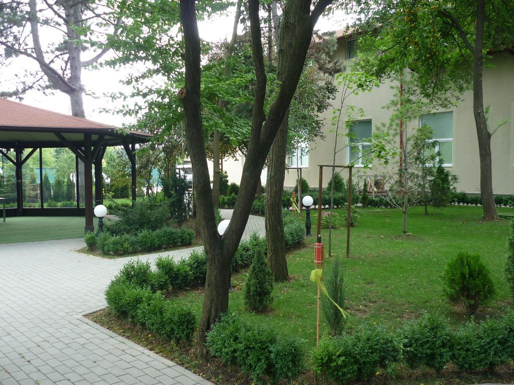 Hotel Baneasa Parc Bucharest Exterior photo