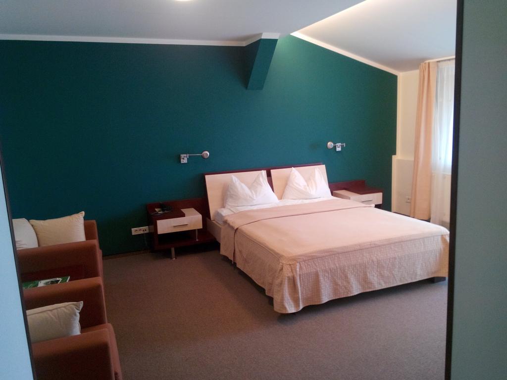 Hotel Baneasa Parc Bucharest Room photo